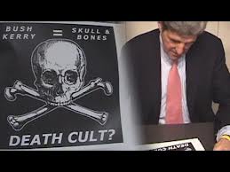 John Kerry reste actuellement un "être de puissance" ayant affaire aux satanistes de  la secte morbide.