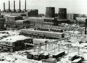 Près du "camp de travail d'Auschwitz,les usines poussèrent comme des champignons...et les investissements américains aussi.