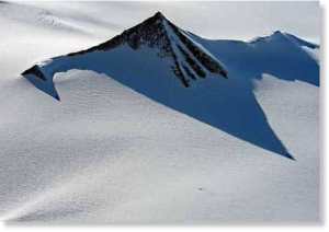 Même en cet endroit...maintenant hostile.Quels secrets conserve-t-elle?