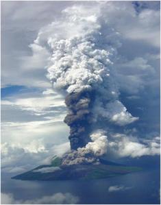 Le Yasur est sorti  subitement des fonds marins.