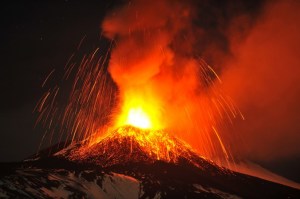L'éruption de l'Etna,le 22 novembre 2013.
