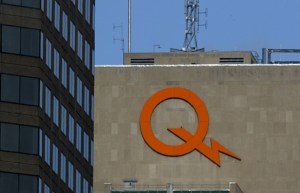 Les grutiers gagnent en moyenne de 82 000 $ à 92 000 $ par année au Québec. Le laxisme d'Hydro-Québec aurait donc coûté plus de deux millions de dollars aux contribuables.