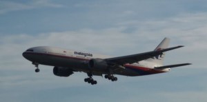 7099078-boeing-malaysia-airlines-un-appareil-non-identifie-repere