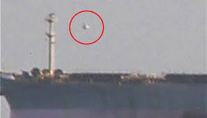 Le mystérieux ovni  photographié près de la centrale de Fukushima ...un peu avant le tsunami. 