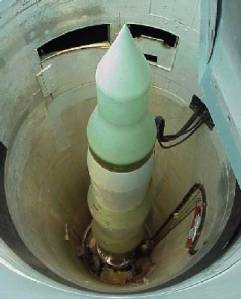 Un missile armé et prêt au lancement dans son silo.