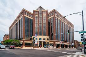 L'Advocate  Illinois Masonic Medical Center de Chicago ...un hopital appartenant aux francs maçons ,dans une ville ou il y a mêmes des buffets maçonniques ...dans un pays fondés par les francs-maçons! Un mystère dans un mystère...