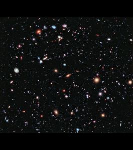 Extreme Deep  Field ...photo prise par Hubble ...chaque point est une...galaxie!