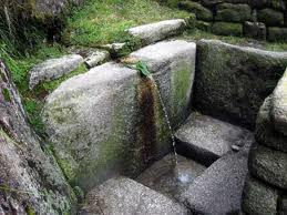 Aqueduc inca:même sans habitant,l'eau continue de couler depuis plus de 1,000 ans.