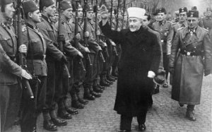 Au début de la Deuxième Guerre Mondiale,le Grand Mufti de Jérusalem fut reçu en personne à Berlin par le Führer lui-même. Un accord fut signé pour armer les milices arabes en Palestine. 