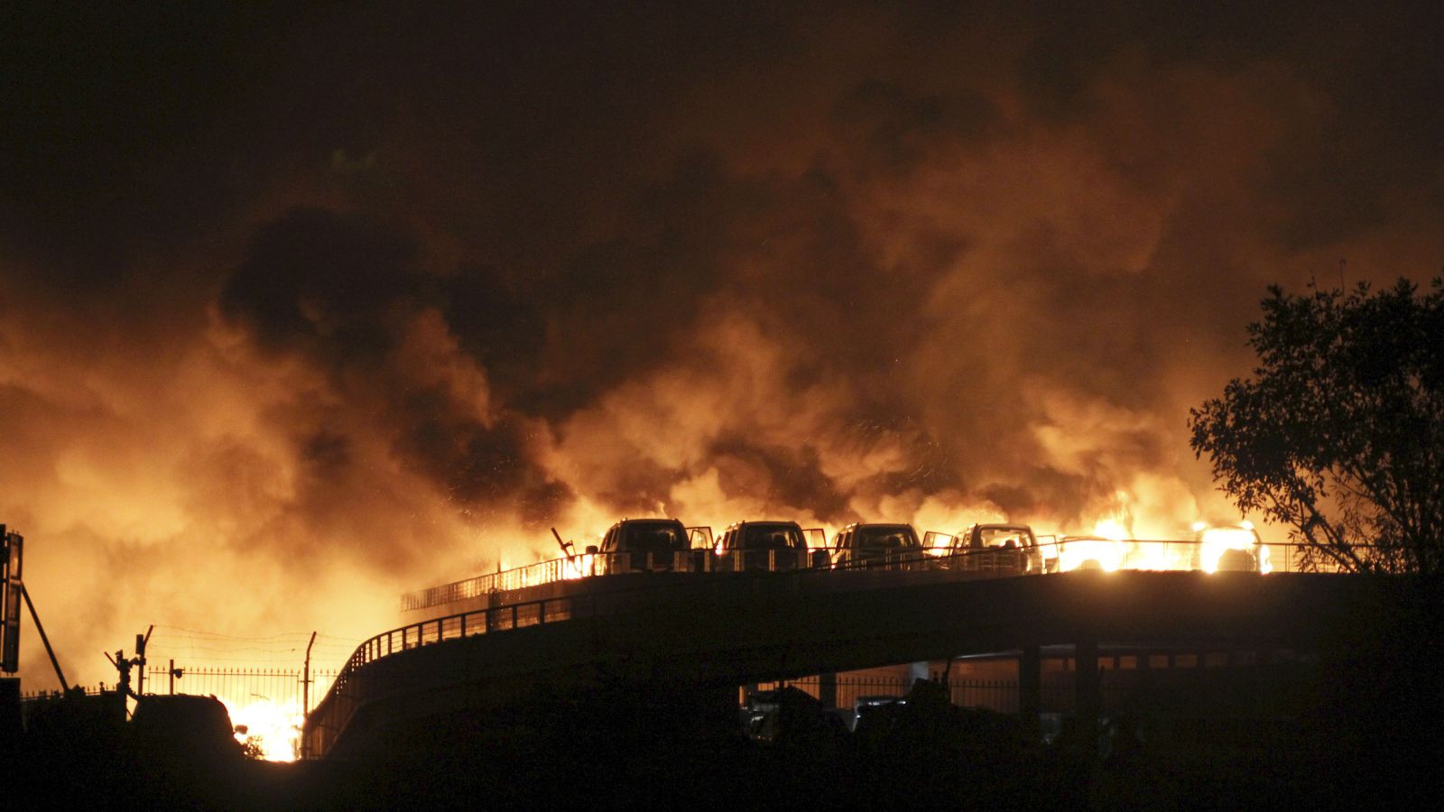 Le port de Tianjin au moment de l'explosion.