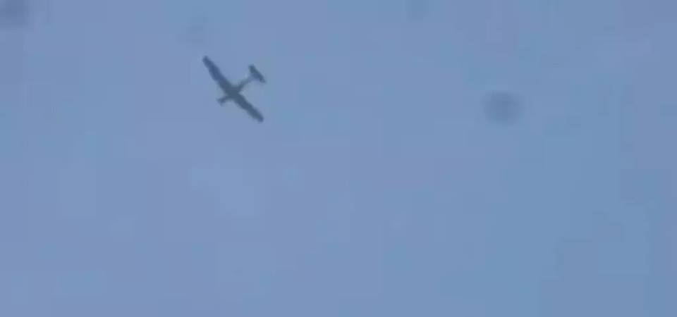  Les nouveaux drones russes en Syrie au dessus d'Idleb. Ce sont des Zond Drones et n'ont jamais été commercialisés. Le terrain d'entraînement sera les zones sous contrôle terroristes en Syrie. Pour l'instant l'armée intensifie ses frappes sur Daech mais bientôt les pseudos rebelles modérés d'Al Nosra et leurs alliés de l'armée libre syrienne vont recevoir ce qu'il leurs revient de droit!