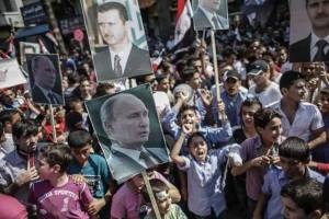 Près de 2 millions de gens ont acclamé récemment l'alliance entre le président russe ,Vladimir poutine et le président légitime de la Syrie,Bachar al Assad,à Damas.