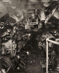 uboat-interieur-controles-sousmarin-02-743x920