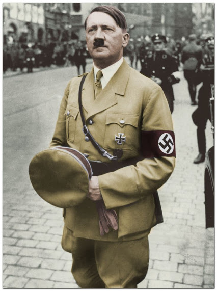 Une belle photo du Fûhrer Adolph Hitler* A nice picture of the Führer Adolph Hitler.