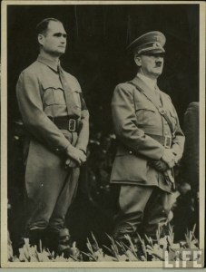 Rudolph Hess en compagnie du Führer./ Rudolph Hess with the Führer.