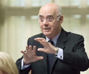 Jacques Daoust,l'ancien banquier ami de l'espion canado-soudien Philippe Couillard vient de lâcher prise à la politique corrompue libérale.