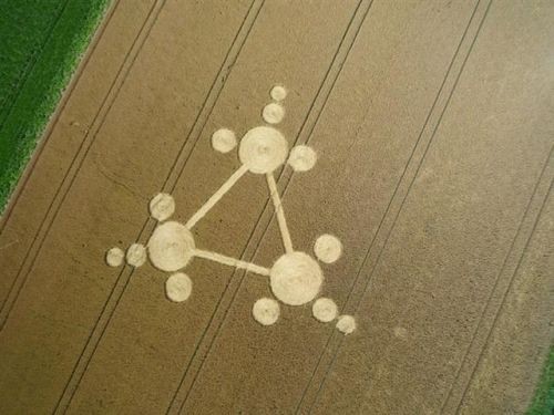 Ce cercle de culture a été découvert à Standdaarbuiten dans la province hollandaise du Brabant. Cette formation découverte le 30 juillet 2013 n’a pas d’origine connue. Elle est localisée aux coordonnées suivantes : GPS 516 354, 45 497.