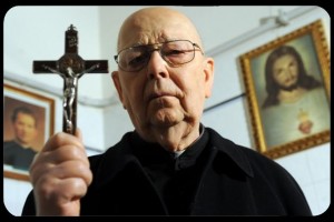 Don Gabriele Amorth ,le grand exorciste est mort. Prions pour lui mes ami(e)s!