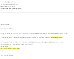 « Laisse moi savoir. Ou je pourrais ramener une pizza à la maison. » « Je vais m’évanouir. J’ai trop à faire avant d’aller au Michigan demain. Pas besoin de pizza. »