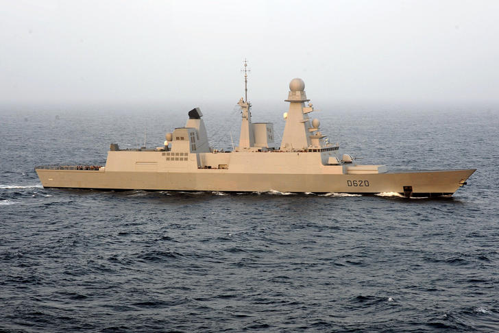Frégate  française Forbin Le système sophistiqué de radar PAAM a fait de la frégate Forbin ,un sauveur efficace d'autres navires et de porte-avions.