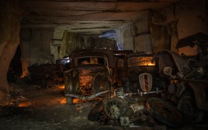 Malheureusement, tout cela est  une simple conjecture. Et malgré tous les efforts de Michel ou de quelqu'un d'autre, nous ne saurons jamais la véritable histoire derrière la raison dont les voitures ont fini par rouiller dans une carrière pendant des décennies. Mais au moins, maintenant, elles ont été remises en lumière.